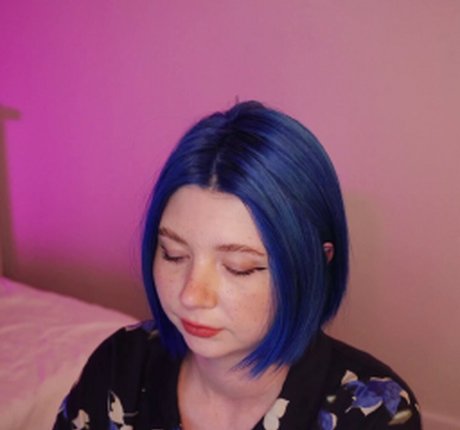 Recurbate S hot star picture