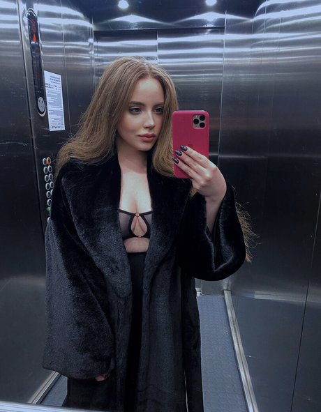 SoloDarika sex actress galleries