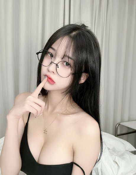 kbc7887 star hot pics