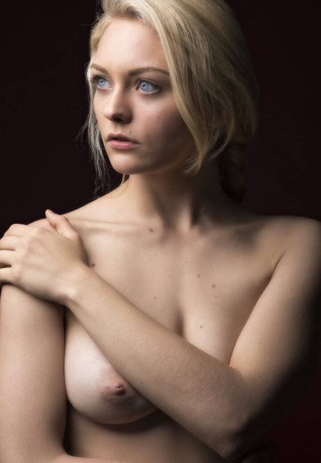 Alli Rae model hot picture