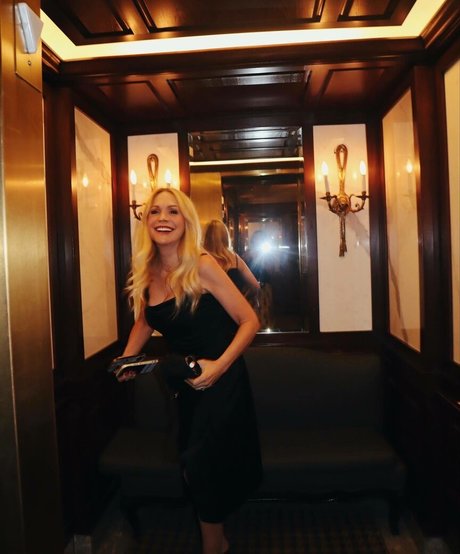 Barbara Alyn Woods model perfect picture