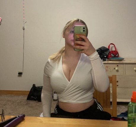 Xfume hot actress galleries