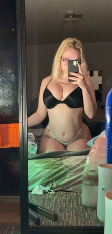 Xfume pornstar pretty pics