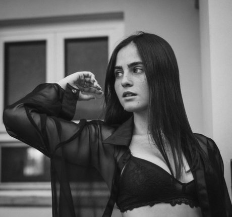 Noy Malkin erotic actress images