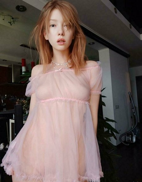 nastynesquick pornographic model img