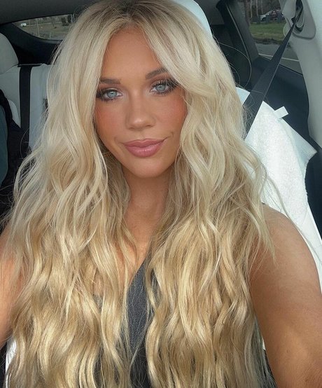 Megan Moroney model perfect pictures