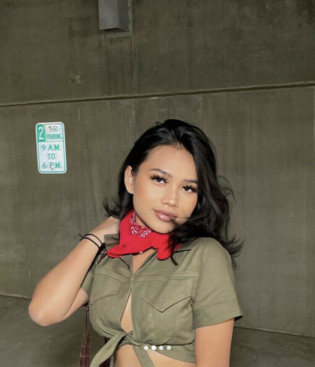 ltehni model art pic