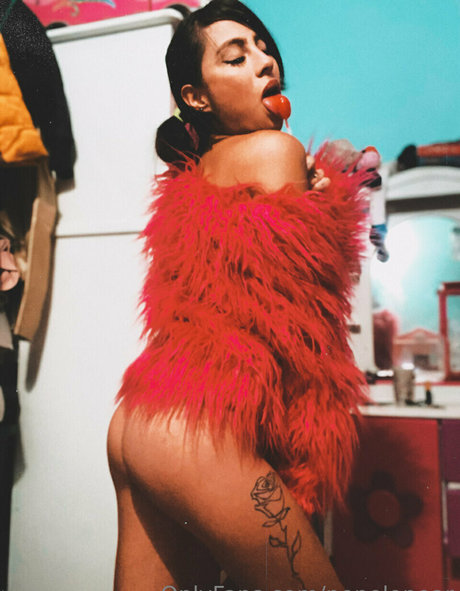 penelopear erotic pornstar pics