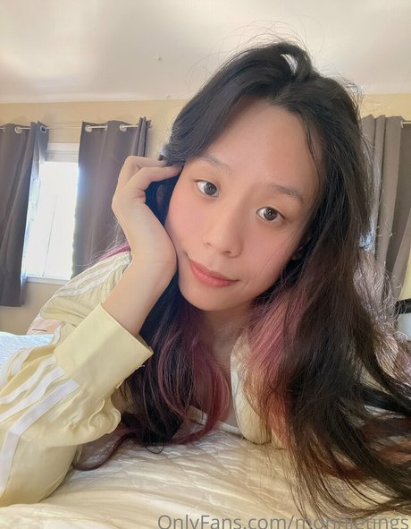 monnietings porn model picture