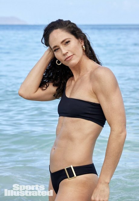 Womens College Basketball pretty star photo