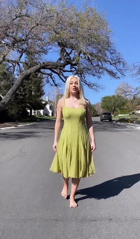 Alexi Blue model exclusive pics