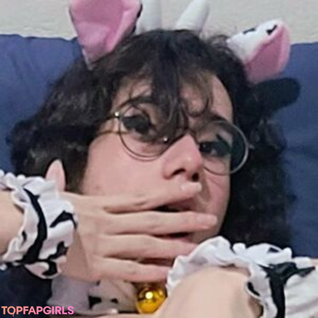 Little Yuna adult model picture