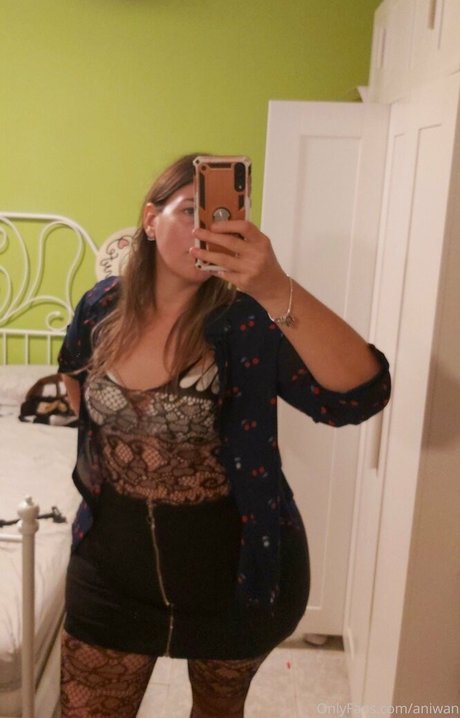 aniwan erotic model img