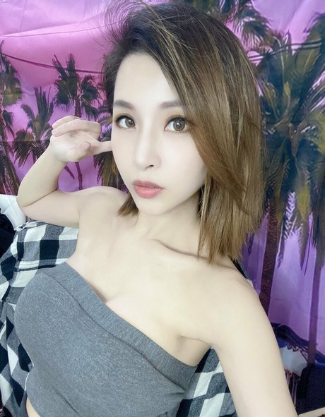 nianlin model hot img