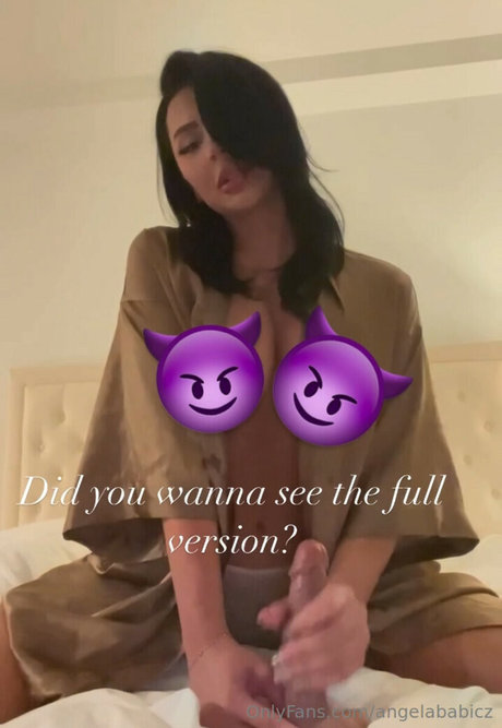 Angela Babicz naked star photos