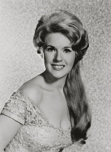 Connie Stevens star exclusive pic