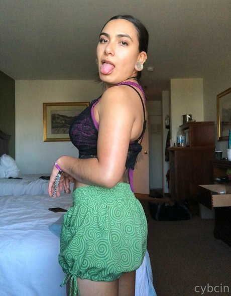 cybcin star hot galleries