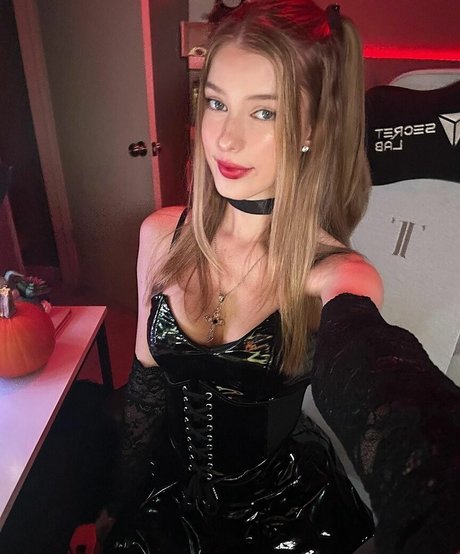 Gabryelle Costner perfect pornstar pic