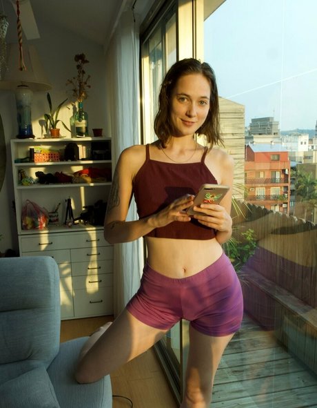 LilyAndOwen nude actress pics