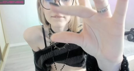 Yanekayu naked star images