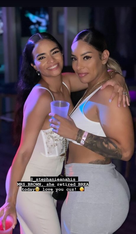 janibel b naked model gallery