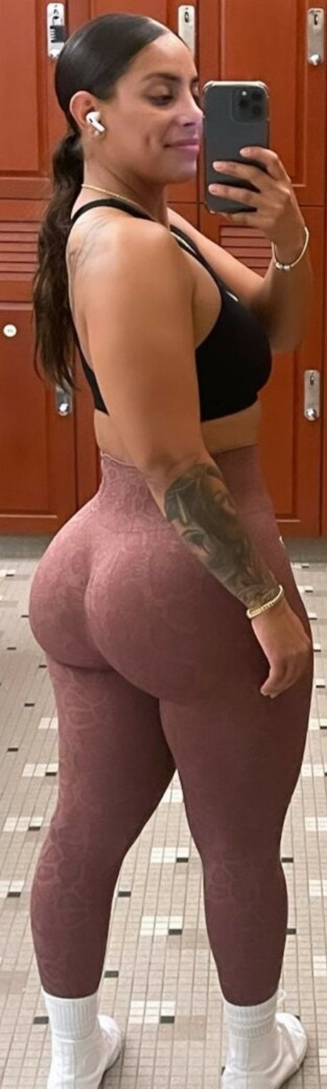 janibel b actress pics