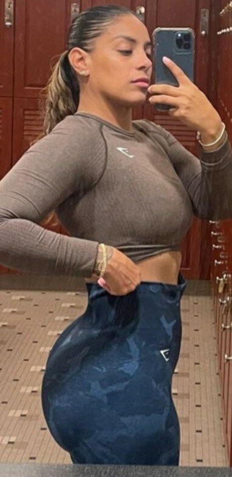 janibel b hot star pictures