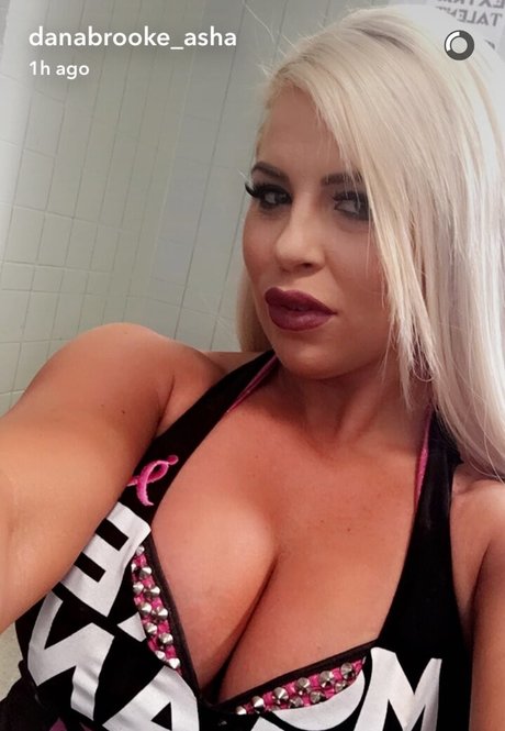 Dana Brooke free pornstar galleries