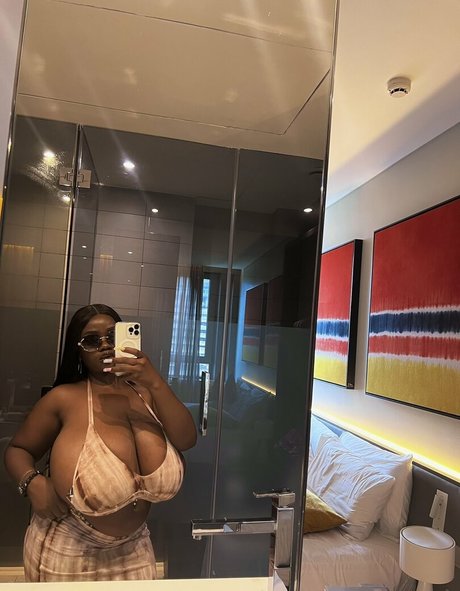 Chanel La Croix pornstar nude photo