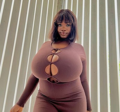 Chanel La Croix model porn pic