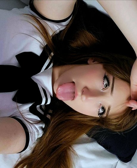 empressvy hot model photo