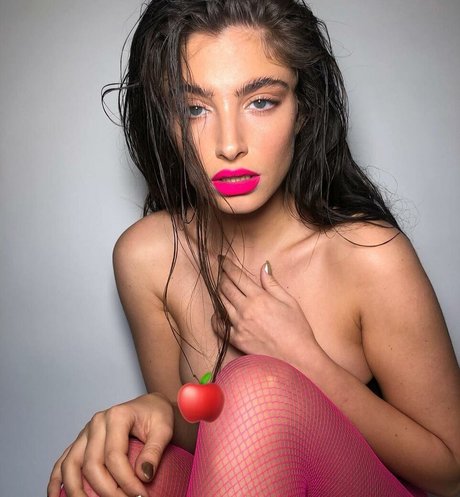 Lee Rokach model hot images