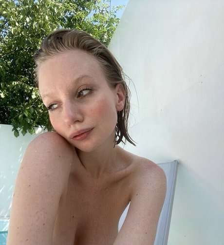 Annie Kinshova star perfect picture