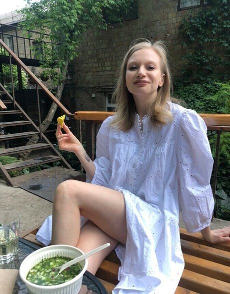 Annie Kinshova pornstar beautiful gallery