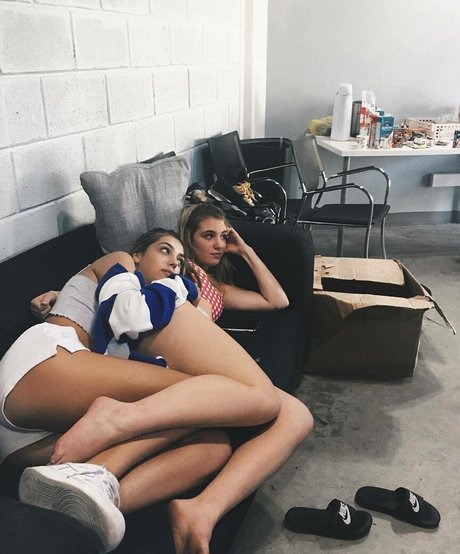 Sophie Nelisse nude star picture