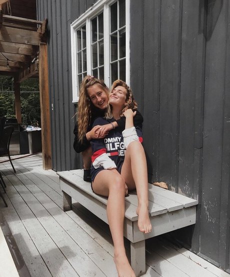 Sophie Nelisse pornstar naked photos