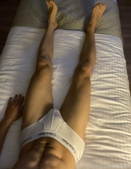 borazeiss sexy model img