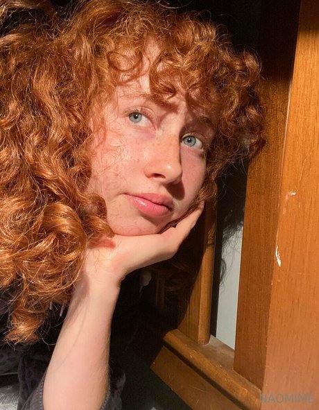 naomime model high quality image