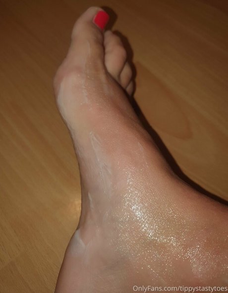 tippystastytoes model art pics