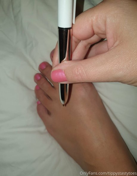 tippystastytoes model perfect photos