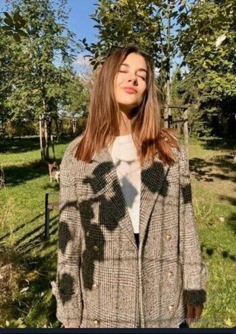 aliss foxy perfect actress pictures