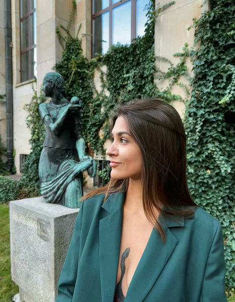 aliss foxy Profile pic