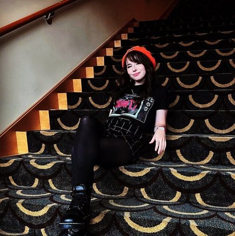 Chelsea Cook pretty model photo