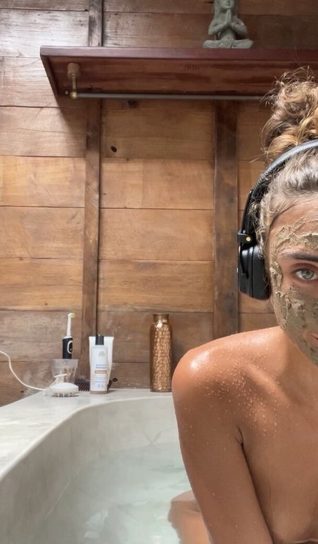 Vanessa Moe free model pic