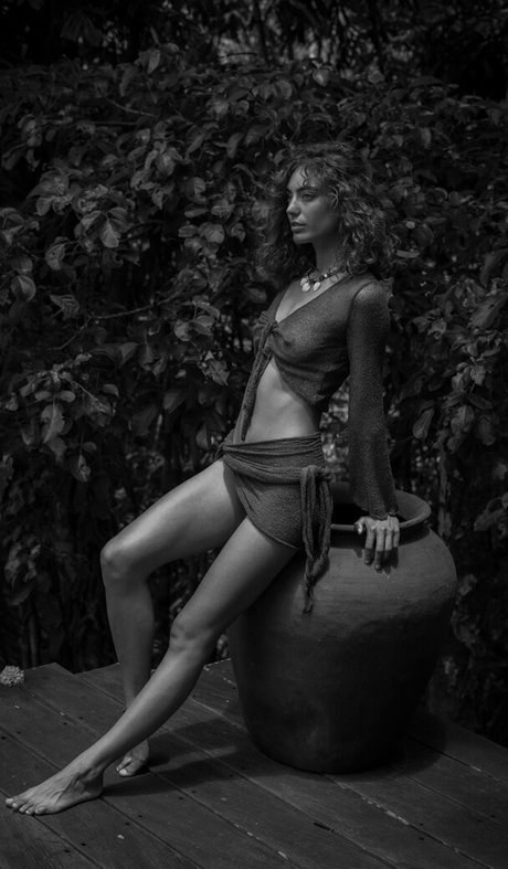 Vanessa Moe pornstar pictures