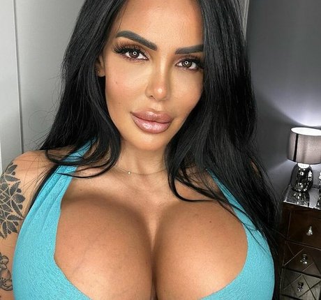 Holly James erotic star gallery