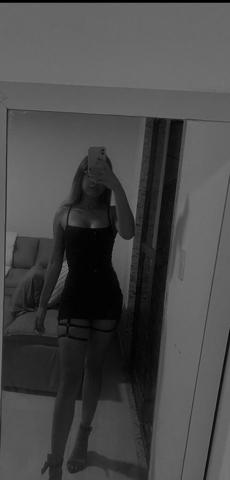 Mavialvc star hot pics