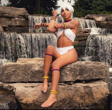 Juliet Cascaii erotic star img