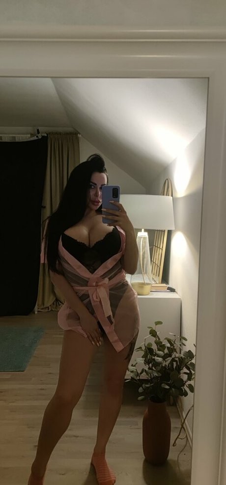 Arish Lamborghini model porn img