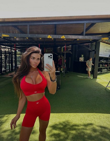 leyla night star art gallery